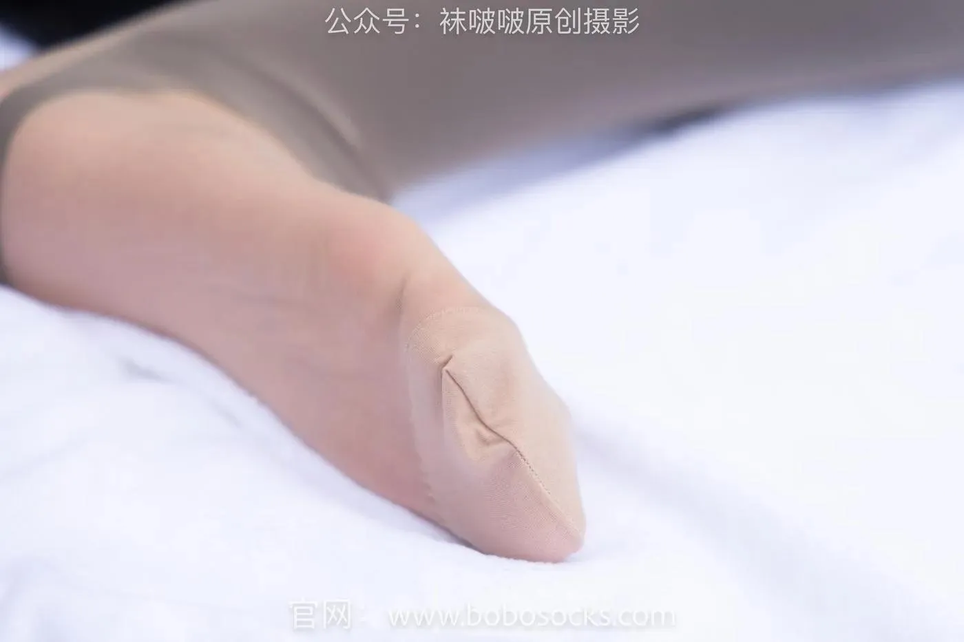 [BoBoSocks袜啵啵]NO.146 小甜豆-高跟长靴、黑色踩脚裤、肉丝 [154P]插图3